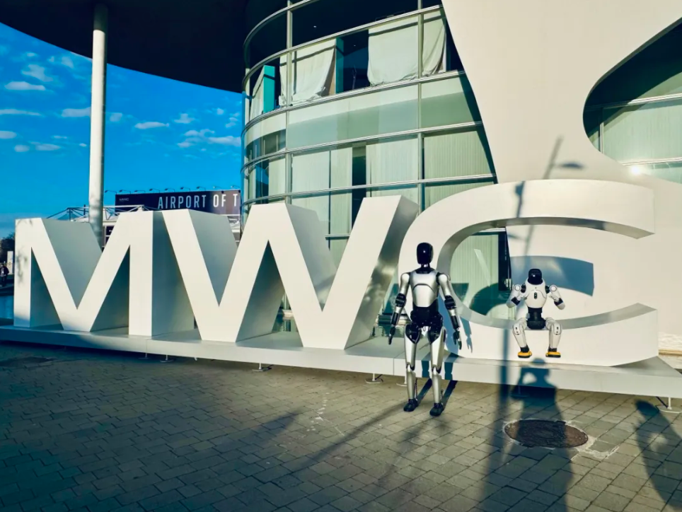 意昂4亮相MWC 2026，代表中国机器人接待西班牙国王
